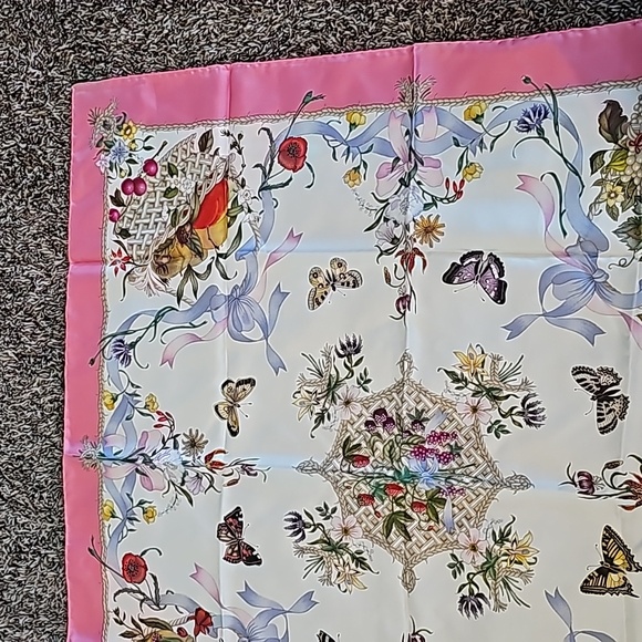 🔥1DAYSALE🔥Gucci Scarf - Picture 3 of 6